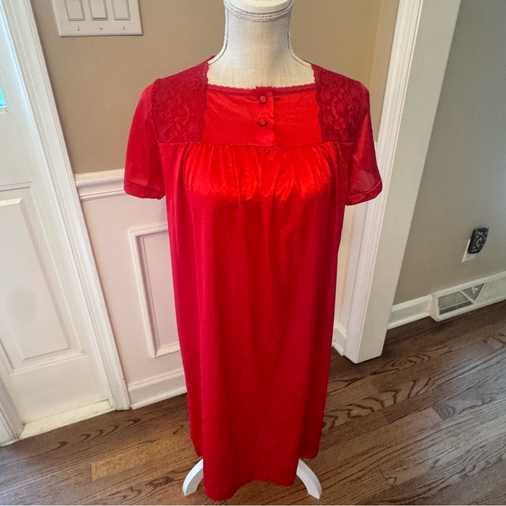 USA Made Vintage Nancy King Lingerie‎ Soft Luster Nylon Waltz Gown Size small